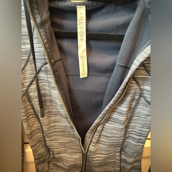 Lululemon Fitted Classic Zip-Up Hoodie Gray/Blue size 6 EXCELLENT Condition - Picture 3 of 8